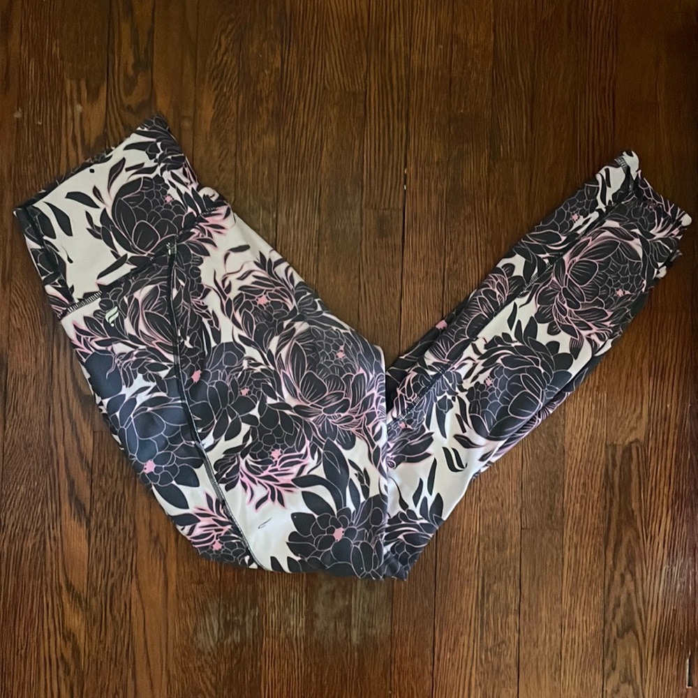 GUC Fabletics Leggings Floral Pink Gray Size S